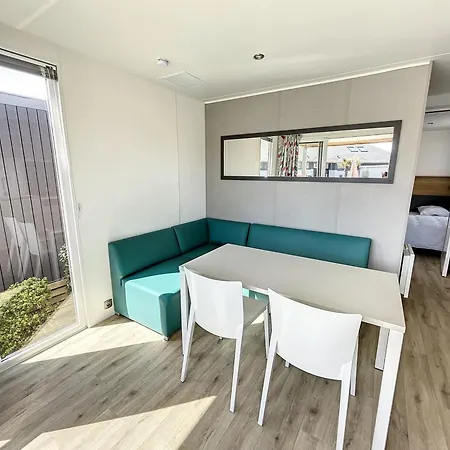 Mobil-home Grand Confort 4p, 2 Chambres, 200m Plage, Piscine Chauffee, Parking, Wifi Inclus - Fr-1-361a-85 * Jullouville-les-Pins
